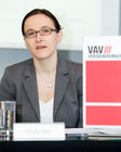  (c) fotodienst/Anna Rauchenberger - Wien, am 25.01.2012 - Naturkatastrophen verursachen Milliardenschäden für die Volkswirtschaft und bedeuten oft eine hohe finanzielle Belastung für die Betroffenen. Auch in Österreich ist die Gefahr von Unwettern und Erdbeben groß. Die Daten der VAV Versicherungs-AG und des Rückversicherungsexperten Guy Carpenter zeigen auf, dass Europa ein Hotspot für Naturkatastrophen ist und die Schadenssumme steigt. FOTO Silke Hübner, Analytikerin von Guy Carpenter: