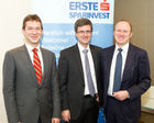 (c) fotodienst/Anna Rauchenberger - Wien, am 24.01.2012 - ERSTE-SPARINVVEST registriert wachsendes Interesse an Unternehmensanleihen und Aktienfonds. FOTO v.l. Gerhard Winzer, Chefvolkswirt, Erste Sparinvest, Harald Egger, Bereichsleiter Investment Division, Erste Sparinvest, Heinz Bednar, Vorsitzender der Geschäftsführung, Erste Sparinvest: