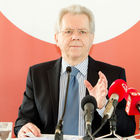  (c) fotodienst/Anna Rauchenberger - Wien, am 09.02.2012 - Auf  Initiative des Zentrums für Zukunftsstudien an der FH Salzburg wurde zeitgleich mit der deutschen Tourismusanalyse auch 2012 ein repräsentativer Querschnitt der österreichischen Bevölkerung (ab 15 Jahren) interviewt. Insgesamt wurden 1000 Österreicher nach ihren Reiseverhalten 2011 und ihren Reiseabsichten 2012 befragt. Demnach bleibt das beliebteste Urlaubsland der Österreicher Österreich. FOTO Univ. Prof. Dr. Reinhold Popp, Zentrum für Zukunftsstudien (ZfZ), Fachhochschule Salzburg: