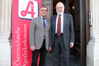  (c) fotodienst/Katharina Schiffl - Wien, am 11.05.2012 - Die Österreichische Apothekerkammer lädt zu einem Pressegespräch über eine neue Seniorenstudie zu Wechselwirkungen und die Einführung der e-Medikation. FOTO Univ.Prof. Mag. Dr. Eckhard Beubler, ehem. Vorstand am Institut für Experimentelle und Klinische Pharmakologie der Medizinischen Universität Graz; Mag. pharm. Heinrich Burggasser, Präsident der Österreichischen Apothekerkammer.:
