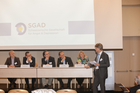 4th Swiss Forum for Mood and Anxiety Disorders: Therapie-Innovationen. Foto vlnr: Prof. Dr. Dr. Andreas Maercker; Prof. Dr. med. Dr. rer. nat. Martin Ekkehard Keck; Prof. Dr. med. Dr. phil. Paul Hoff; PD Dr. med. M. Axel Wollmer; Prof. Dr. med.
Dipl.-Psych. Susanne Walitza; Dr. med. Josef Hättenschwiler