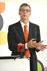 (c)fotodienst/Michael Krause - Wien, 19.08.2013 - Im Bild: Jan Trionow, Mobilfunkanbieter Drei übernimmt Orange; Es kommt zu Entlassungen; Bonus für Neukunden