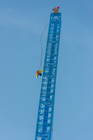 Bungee Jumping: Weltrekordsprung mit implantierter Linse