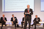 Foto sitzend: Tim Albrecht, Deutsche Asset & Wealth Management International GmbH; Dr. Martin Rech, Deutsche Börse AG; Harry Böhme, Novaled AG; Dr. Jörg Sievert, SAP Ventures