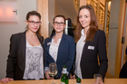 Österreichs Tourismusforschung braucht einen Neustart. Darüber waren sich die Teilnehmer einer Podiumsdiskussion des Travel Industry Clubs Austria Freitag abend in Wien einig. Konkret wurden Forschungsförderungsmittel für touristische Grundlagenforschung, eine eigene Programmlinie und die Nachbesetzung des Lehrstuhls für Tourismus und Freizeitwirtschaft gefordert. Im Bild: FH-Professor Georg Christian Steckenbauer, FH-Bereichsleiterin Daniela Wagner, Kondeor-Geschäftsführer Dietmar Kepplinger, Moderator Michael Kerbler, TIC-Chef Harald Hafner, Statistik Austria Experte Peter Laimer und Modul University Rektor Karl Wöber.