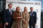 Europäische Toleranzgespräche 2015: Empfang für die Denker und Philosophen am 21. Mai 2015 im Hotel Holiday Inn in Villach mit Raiffeisen-Kommunikator Karl Schnögl, Nahost-Expertin Karin Kneissl, Sozialwissenschafterin Claudia Brunner und Landeshauptmann Peter Kaiser. 