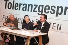 Freitag nachmittag (22.5.2015) wurden die Europäischen Toleranzgespräche in zwei Panels fortgesetzt, die den Auswirkungen von außereuropäischen Konflikten, Kriegen und Klimawandel auf Europa gewidmet waren. Im Bild: Die Autoren Alois Brandstetter, Fabjan Hafner und Sr. Maria-Andreas Weißbacher.