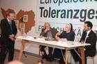 Freitag nachmittag (22.5.2015) wurden die Europäischen Toleranzgespräche in zwei Panels fortgesetzt, die den Auswirkungen von außereuropäischen Konflikten, Kriegen und Klimawandel auf Europa gewidmet waren. Im Bild: Moderator Jochen Bendele (Kleine Zeitung) mit den Autoren Alois Brandstetter, Fabjan Hafner und Sr. Maria-Andreas Weißbacher.