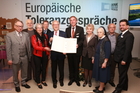 Freitag nachmittag (22.5.2015) wurden die Europäischen Toleranzgespräche in zwei Panels fortgesetzt, die den Auswirkungen von außereuropäischen Konflikten, Kriegen und Klimawandel auf Europa gewidmet waren. Im Bild: Denk.Raum.Fresach Präsident Hannes Swoboda, Obmann Manfred Sauer und AutorInnen präsentieren die 