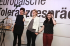 Estha Sackl (23), Tijana Pajic (31) und Sabrina Öhler (20) waren die Preisträgerinnen des Young Poetry Slams im Rahmen der Europäischen Toleranzgespräche in Fresach. PEN-Ciub Austria Präsident Helmuth A. Niederle lobte die hohe Qualität der einzelnen Performances und versprach deren Publikation im PEN-Buch zu den Toleranzgesprächen.