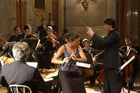  Konzert im Festsaal der Industriellenvereinigung. Foto: mit Dirigent Pierre Hoppé, Solistin Birgit Ramsl und dem Ensemble der Philharmonia Wien.                              