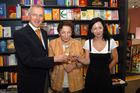 Josef Pretzl (GF Thalia), Mag. Maria Hasenöhrl (Inhaberin Wagner!sche Buchhandlung), Mag. Sabine Brenner (GF Wagner!sche Buchhandlung)