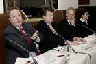 (c) fotodienst/Dan Carabas - Wien 06.11.07 - BV. Speakers Lounge des Österreichischen Generikaverbandes (OEGV) - FOTO v.li.: Franz Bittner, Univ.-Prof. Dr. Franz Böhmer, Dr. Peter Eichler, Dr. Gabriela Petrovic
