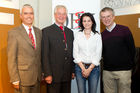  (c) fotodienst/Anna Rauchenberger - Wien, am 18.10.2011 -  Österreich ist europaweit das einzige Land ohne universitär verankerter Ausbildung zum Allgemeinmediziner. Gleichzeitig wurden die erfolgreichen Lehrpraxen durch ein unzumutbares Besoldungssystem von der Politik de facto abgewügt. Als Konsequenz fehlen es den Hausärzten an Nachwuchs. FOTO v.l. Dr. Christian Euler, Hausarzt, Präsident des Österreichischen Hausärzte Verband,  Univ. Prof. Dr. Frank Mader, Facharzt für Allgemeinmedizin, Dr. Sabine Eder, Turnusärztin,   Dr. Michael Wendler, Allgemeinmediziner, führt seit 19 Jahren eine Lehrpraxis: