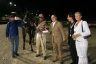 (C) fotodienst/Anna Rauchenberger - Wien 03.08.2006 - Das Philips Licht Derby, das alljährlich stattfindende Pferderennen, ging heute wieder auf der Trabrennbahn in Baden bei Wien über die Bühne. FOTO: Sieger.