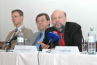 (c) Fotodienst / Daniel K. Gebhart - Wien 19.04. 2006 - 'Quit and Win': Auch 2006 wieder im Einsatz für die Rauchfreiheit. FOTO: Prim. Dr. Alfred Lichtenschopf (Österreichische Gesellschaft für Pulmologie)