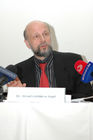 (c) Fotodienst / Daniel K. Gebhart - Wien 19.04. 2006 - 'Quit and Win': Auch 2006 wieder im Einsatz für die Rauchfreiheit. FOTO: Prim. Dr. Alfred Lichtenschopf (Österreichische Gesellschaft für Pulmologie)