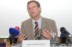 (c) Fotodienst / Daniel K. Gebhart - Wien 19.04. 2006 - 'Quit and Win': Auch 2006 wieder im Einsatz für die Rauchfreiheit. FOTO: Mag. Christoph Hörhan (Bundesministerium für Gesundheit und Frauen)