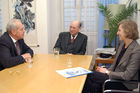 Ein Beitrag zum Weihnachtsfest 2006 für 80 Kinder. Foto: v.li. Dr. Friedrich Rödler (Präsident Österr.Patentamt); HonProf.Dr. Udo Jesionek (Präsident -  Weisser Ring); Dr.Andrea Scheichl (Pressesprecherin Österr.Patentamt)                                                                                          