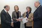 Ein Beitrag zum Weihnachtsfest 2006 für 80 Kinder. Foto: v.li. HonProf.Dr. Udo Jesionek (Präsident -  Weisser Ring); Dr. Andrea Scheichl (Pressesprecherin Österr.Patentamt);  Mag.Marianne Gammer (Geschäftsführerin Weisser Ring); Dr. Friedrich Rödler (Präsident Österr.Patentamt)                                                              