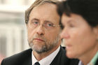 Global Economic Crime Survey 2005, eine Studie von PwC. Bild: WP/StB DI Mag. Friedrich Rödler (Senior Partner PricewaterhouseCoopers Österreich, Leiter Steuer & Rechtsberatung). Foto: Anna Rauchenberger