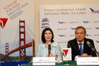 (C)fotodienst/Mag. Daniel Katzinger - Wien 22.05.2007
Pressekonferenz von Delta Air Lines 
Foto v.l.: Eleonore Gudmundsson (Österreich Werbung), Mag. Herbert Kaufmann (Vorstandsprecher der Flughafen Wien AG)