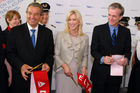 (C)fotodienst/Mag. Daniel Katzinger - Wien 22.05.2007Pressekonferenz von Delta Air Lines Foto v.l.: Mag. Herbert Kaufmann (Vorstandsprecher der Flughafen Wien AG), Susan McCaw (U.S. Botschafterin ), Jeff Battcher (VP Corporate Communications)