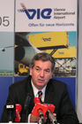 Flughafen Wien kann für das Jahr 2005 gute Verkehrsergebnisse und 7,3 % Passagierwachstum verzeichnen. Bild: Mag. Herbert Kaufmann (Vorstandssprecher der börsennotierten Flughafen Wien AG). Foto: Anna Rauchenberger, am 18.01.06