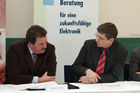 Erstes, länderübergreifendes Recycling-Netzwerk in Mitteleuropa. Bild: Prof. Dr.-Ing. Dipl.-Wirtsch.-Ing. Wilfried Sihn, Thomas Leitner. Foto: Daniel K. Gebhart, am 31.01.06