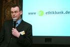 (C) fotodienst/Anna Rauchenberger - Wien 23.02.2006 - Die EthikBank ist ein Nischenanbieter für sichere, ethische Geldanlagen. FOTO: Klaus Euler, Vorstandsvorsitzender der EthikBank.