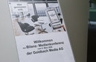 Bilanzmedienkonferenz Goldbach Media AG. Bild: Begruessungs-Plakat