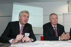 (C) fotodienst/Paul Hamm GmbH - Linz 16.03.2006 - KEBA - Personelle Änderungen im Vorstand und internationaler Grossauftrag - Pressegespräch KEBA AG. FOTO v.l.: Gerhard LUFTENSTEINER (Vorstandsvorsitzender KEBA AG), Karl KLETZMAIER (Aufsichtsrat KEBA AG)