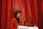 (C) fotodienst/ Marco Frauchiger - Bern 20.03.2006 – Präsentation der Resultate der vorgenommenen Studie und Roundtable-Gespräche im Berner Bellevue Palace. FOTO: Dr. Annemarie Huber-Hotz (Bundeskanzlerin).