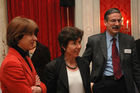 (C) fotodienst/ Marco Frauchiger - Bern 20.03.2006 – Präsentation der Resultate der vorgenommenen Studie und Roundtable-Gespräche im Berner Bellevue Palace. FOTO: v.l. Dr. Annemarie Huber-Hotz (Bundeskanzlerin), Dr. Kathy Riklin (Nationalrätin, CVP/ZH), Beat Husi (Präsident der Schweizerischen Staatsschreiberkonferenz).