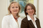 (C) fotodienst/Anna Rauchenberger - Wien 18.09.2006 - FOTO v.l.: Manuela Vollmann (Geschäftsführerin abz.austria) und Helene Schrolmberger (Geschäftsführerin abz.austria).