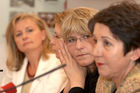 (C) fotodienst/Anna Rauchenberger - Wien 20.09.2006 - Prominente Politikerinnen nehmen Stellung zu den arbeitsmarkt- und fraeunpolitischen Positionen des abz.austria. FOTO v.l.: Manuela Vollmann (Geschäftsführerin abz.austria), Christine Marek (Abg. z. NR - ÖVP), Mag. Karin Gastinger (Justizministerin, BZÖ), Mag. Barbara Prammer (2. Präsidentin des NR und Bundesfrauenvorsitzende - SPÖ).