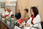 (C) fotodienst/Anna Rauchenberger - Wien 20.09.2006 - Prominente Politikerinnen nehmen Stellung zu den arbeitsmarkt- und frauenpolitischen Positionen des abz.austria. FOTO: Manuela Vollmann (Geschäftsführerin abz.austria), Christine Marek (Abg. z. NR - ÖVP), Mag. Karin Gastinger (Justizministerin, BZÖ), Mag. Barbara Prammer (2. Präsidentin des NR und Bundesfrauenvorsitzende - SPÖ), Dr. Eva Glawischnig (Abg. z. NR, stv. Bundessprecherin - Die Grünen).