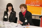 (C) fotodienst/Anna Rauchenberger - Wien 22.03.2006 - Hong Kong bietet als Wirtschaftsstandort freien Kapital- und Warenverkehr. FOTO v.l.: Daniela Konrad (Executive Assistant, Hong Kong Trade Development Council) und Lore Buscher (Regional Director, Central & Eastern Europe, Hong Kong Trade Development Council).