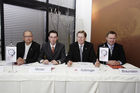 Was wäre die Welt ohne Bewegung? Die Quehenberger Logistikgruppe legt neue Messlatte zur Qualitätsführerschaft in der Tiroler Logistikbranche. Foto: v.l.n.r. Alexander Klampferer (Leiter internationale Spedition in Innsbruck), Werner Moser(Standortleiter Quehenberger Innsbruck), Hermann Költringer (Vorstands-Mitglied der Quehenberger Logistikgruppe), Christian Braunstein (Direktor der Division Zentraleuropa).