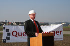 'Spatenstich 07-04-2006 - Quehenberger baut neues Logistikzentrum in Enns': Direktor Günther Baumgartner - Foto: www.iManufaktur.at