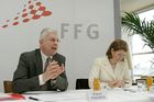 (C) fotodienst/Anna Rauchenberger - Wien 03.04.2006 - Eine schöne Bilanz zum ersten Geburtstag der FFG. FOTO: Dr. Klaus Pseiner und Dr. Henrietta Egerth (beide Geschäftsführer der FFG).