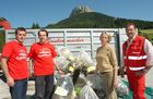 Mülltransport mit Hubschrauber in den Alpen  vli: Saubermacher MArketing Daniel Uitz, ARGEV Barbara Probst, Saubermacher Chef Hans Roth, ARGEV Andrea Hiller