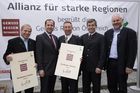 BM Josef Pröll/ Toni Steixner/ Josef Knapp Gebietsleiter Steyr CNH mit Ausgezeichneten 