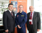 (C) Anna Rauchenberger - Wien 05.06.2007 - Expedition Mars - Raumfahrt in die Zukunft. FOTO: Ing. Johann Karmel (GF Dräger Safety Austria), Mag. Gernot E. Grömer (Österreichisches Weltraum Forum), Wolfgang Krenn (Arbeitersamariterbund).