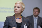 (C)fotodienst/Anna Rauchenberger -  Wien, am 16.09.2009 - Das Österreichische Controller-Institut (ÖCI) lud am 16. September zum Human Resources-Benchmarking-Circle ein. Dabei wurden die Ergebnisse des 1. ÖCI-HR-Panels präsentiert und im Expertenkreis diskutiert. Ausgangspunkt ist der Gedanke, dass die Human Resources, die MitarbeiterInnen, ein kritischer Erfolgsfaktor für jedes Unternehmen sind, sowohl in Zeiten der Hochkonjunktur als auch besonders bei wirtschaftlicher Verlangsamung. FOTO: Evelin Mayr, HR-Director, Hewlett-Packard