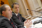 (c) Gebhart / Fotodienst - Präsentation des World Payments Report 2006 - Foto: Diederick Bruggink (Vice President, Senior Advisor Payments & Cards, ABN AMRO), Dipl.-Wirtschaftsing. Jan Michalewicz (Principal Consultant, Leiter der Bankengruppe, Capgemini Austria/CEE).