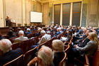 (C) fotodienst.at / Anna Rauchenberger - Wien, am 01.06.2011 - Heute lud das Wirtschaftsforum der Führungskräfte (WdF) zur jährlichen Generalversammlung ins Haus der Industrie. Im Rahmen der Veranstaltung wurden die Agenden des scheidenden Vorsitzenden an den neuen Vorsitzenden übergeben. Das WdF wurde 1979 gegründet und vertritt die Anliegen der österreichischen Führungskräfte, unter anderem als Vertreter im europäischen Dachverband Confédération Européenne des Cadres (CEC). Dem unabhängigen Verein gehören bundesweit knapp 2.800 ManagerInnen an.