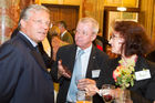 (C) fotodienst.at /Anna Rauchenberger  - Wien, 01.06.2011 –  Heute lud das Wirtschaftsforum der Führungskräfte (WdF) zur Generalversammlung ins Haus der Industrie. Im Rahmen der Veranstaltung wurden die Agenden des scheidenden Vorsitzenden an den neuen Vorsitzenden übergeben. Das WdF wurde 1979 gegründet und vertritt die Anliegen der österreichischen Führungskräfte, unter anderem als Vertreter im eurpäischen Dachverband Confédération Européenne des Cadres (CEC). Dem unabhängigen Verein gehören bundesweit knapp 2800 ManagerInnen an.