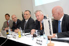 Im Oktober nimmt das erste MIC in Österreich seinen Betrieb auf.Foto v.li.na.re: Thomas Lutz (Pressesprecher Microsoft); Harald Leitenmüller (Innovationssprecher, Mitglied der GL); Andreas Schabus (Academic Relations Manager); Rudolf Kemler (Generaldirektor HP Österreich); Martin Fischer (Vice President Strategic Alliances Polycom in EMEA)©fotodienst/Nadine Bargad