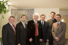 vlnr.: Hans Sünkel, BM Johannes Hahn, Franz Leberl, Michael Gruber, Alexander Wiechert, Thomas Lutz